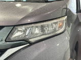 LEDヘッドライトは、点灯の瞬間から最大光量を発揮し、突然暗くなるトンネルなどでの安定感を高めます。