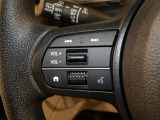 【ステアリングリモコン】ステアリングにオーディオ調節可能なスイッチが装備されていますので運転中でも視線をそらさずにオーディオの調節が可能です!