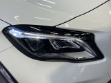 メルセデス・ベンツ[認定中古車]は、メルセデス・ベンツ日本株式会社が認定する中古車保証制度が適用される中古車です。これは正規販売店のみの特典です。
