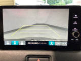 【バックカメラ】運転が苦手な方も車庫入れラクラクです!ギアをリバースに入れれば自動的に切り換わりますので、面倒な操作は不要です♪狭い駐車場もお車を傷つけず安心ですね!