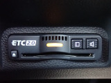 ■【ETC車載器】が装備されています。セットアップをしてお渡しとなり、ETCカードを差し込むだけで高速道路の利用が可能です。