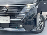 最新式はLEDヘッドランプですね。瞬時に明るい光が夜間の運転をぐっと楽にしてくれますよ。