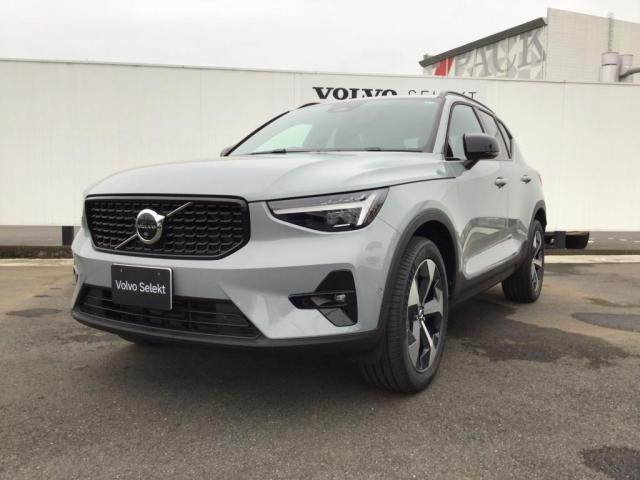 XC40 ウルトラ B4 AWD ダークエディション 4WD