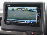 【バックカメラ】駐車が苦手な方でも安心してお乗りいただけます。リバース連動で画面が切り替わるのでとっても便利です。