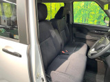 運転席シート廻りは使用感も少なく、良好な状態となっています。前オーナー様が丁寧に使っていたことがよくわかりますね。