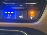 【シートヒーター&ベンチレーション】夏場は涼しい風でお尻や背中の熱やムレを防ぎ、冬はエアコンよりも早く温まってポカポカに!季節を問わず快適に過ごせます。