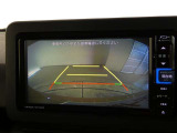 車庫入れや駐車で威力を発揮するのがバックモニター!ナビディスプレイに後ろの様子が映し出されるから安心です。