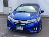 幅広い年代に人気でドライブでもお買い物でも使い易いフィットです。