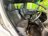 運転席シート廻りは使用感も少なく、良好な状態となっています。丁寧に使われていたことがよくわかりますね。