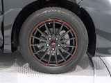 タイヤサイズは215/60R17です。