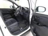 【禁煙車の定義】当店の定義・・・☆タバコ臭くない事☆コゲがない事☆灰皿等の喫煙器具が未使用の事 以上3項目をクリアした場合【禁煙車】と表示します。(現状を表しています。過去の事は、断定できません。)