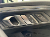 【メモリー機能付きパワーシート】運転手が代わってもボタン一つで設定ポジションに。常にご自身のドライブ設定が整います。