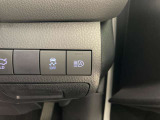 対向車がいないとき、見通しの悪い道路は暗くて怖いですよね。。。こちらのクルマはオートマチックハイビーム搭載です!対向車の有無で自動でハイ・ロウビームに切り替えます。
