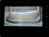 狭い場所での駐車やすれ違いなどでより的確な運転操作に役立つ全方位カメラが装備されています。