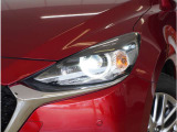 【LEDヘッドライト】省電力で長寿命の明るく運転しやすいLEDヘッドランプです。明るく照らすので暗い夜道からお客様を守ってくれます。お近くの広島マツダまでお越しください。