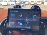 お仕事やお出かけでの強い味方カーナビ!!遠出のドライブも安心して運転いただけます。