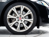 全国登録・納車可能でございます。ご自宅や勤務先などの指定先までお運びしますので遠方の方でもお任せください。