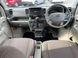 シンプルで使いやすい運転席まわり