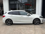 BMWを熟知したメカニックによる、360度の納車前点検。ドイツ本国と同様の教育・訓練を受けたメカニックが徹底的に点検、整備した後にお客様にお引渡しします。