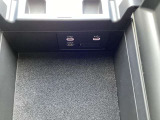 センターコンソールBOX内にUSB端子2個&HDMI端子1個 ミュージックプレーヤー接続でお気に入りの音楽を楽しむことが出来ます♪
