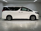 「こんな車屋さんがあるんだ!」、「おもしろい!」と感じていただけましたら、私どもも大変うれしく思います。ご来店のご感想、お待ちしております。
