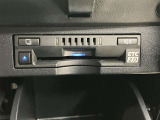 高速道路で便利な【ETC2.0】を装備しています。光ビーコン搭載で渋滞情報などナビゲーションと連動することで機能も充実いたします。他、観光施設に立ち寄るための高速料金割引サービス等もございます。