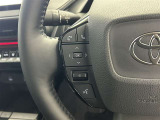 運転中、オーディオの操作をしてて、ハッとしたことはありませんか?ステアリングスイッチは、運転中でもハンドルでオーディオの操作が可能です。安全なドライブをサポートします。