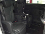 エグゼクティブパワーシート付で一クラス上の座り心地を