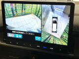 【マルチビューカメラシステム】専用のカメラにより、上から見下ろしたような視点で360度クルマの周囲を確認することができます☆死角部分も確認しやすく、狭い場所での切り返しや駐車もスムーズに行えます。