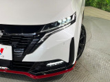 【LEDヘッドライト】悪天候や夜間走行時も良好な視界を確保し安心して運転できる高輝度LEDヘッドライトを装備!点灯速度が早く、消費電力も抑えられています。