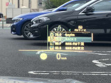 人気のヘッドアップディスプレイ!現在の車速、ナビゲーション・システムによるルート案内の矢印表示、チェック・コントロール、前車接近警告など、さまざまな情報をドライバーの視界内に直接表示いたします!