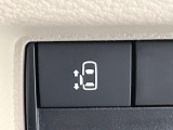 【パワースライドドア】スマートキーや運転席のスイッチでスライドドアの開閉が可能♪電動だから力を入れてドアを開ける必要が無く、小さいお子様でも、重い荷物を持っている時もラクに開け閉めできます♪