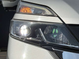 【LEDヘッドライト】とっても明るいLEDヘッドライトが装着されているので、夜の運転も明るく安全です。