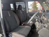運転席シート廻りは使用感も少なく、良好な状態となっています。前オーナー様が丁寧に使っていたことがよくわかりますね。