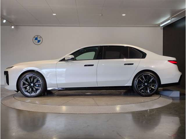 BMW 7シリーズ 740d xドライブ Mスポーツ 4WD の中古車詳細 (9,000km