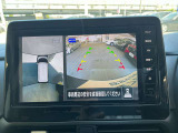 『アラウンドビューモニター』はスムーズな駐車と安全確認をサポートします。