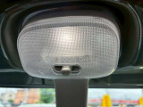 ルームランプは明るいLEDを採用しております。