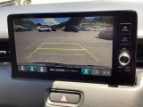 バックモニター付きで、車庫入れやバック時の後方確認をサポート。