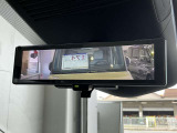 悪天候や荷物で後方の確認がしにくい時もミラーに映像で映してくれるインテリジェントルームミラーです。
