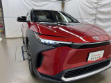 LEDヘッドライトです。デザイン性がよくとても明るいので、夜間の走行や悪天候でも安心です。しかも長寿命!
