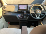 ◆◆◆運転席まわりはこのように機能的にまとまっています。足元が広くて、開放的ですよ!ぜひお座りください。