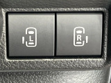 【両側パワースライドドア】スマートキーや運転席のスイッチで後席両側スライドドアの開閉が可能♪電動だから力を入れてドアを開ける必要が無く、小さなお子様でも簡単に開け閉めでき快適です♪