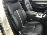 マツダ車のシートは人間工学に基づき設計されています。ハンドルを握る体勢が自然なポジションになるようにシートの作り込みをおこなっていますので、ロングドライブでも疲れにくいです!
