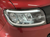 【LEDヘッドライト】現代の主流のライト。明るい光が瞬時に立ち上がり、必要な場所を均一に照らします。寿命も長く省エネで、スタイリッシュなデザインです♪