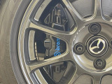 【ブレンボ製キャリパー】ハイパワー車両には強力なブレーキが必須!世界のスーパーカーにも採用されるイタリアの高級メーカー「ブレンボ」を装着!色鮮やかなキャリパーがスポーティな印象を引き立てます♪