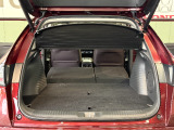 後列を収納すれば大型トランクに早変わり!段差も出来ず荷物の積み込みもラクラク♪