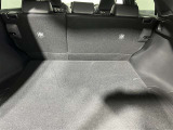 リアシートを起こした状態の荷室です
