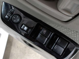 運転席から左右のドアミラーの開閉が可能です♪駐車場でのドアミラーの折り畳みが簡単です♪
