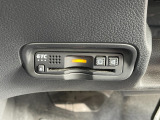 運転席左下にETCがついています。