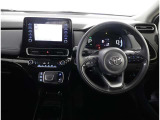 高いホールド性で運転姿勢が安定します。長距離ドライブでも疲れにくいのが魅力です。快適なドライビングライフをお送りください♪